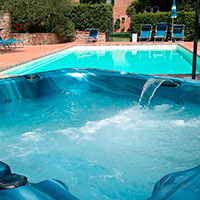 Apartments with swimming pool and park for children in Val di Chiana | Villa Scannagallo in Foiano della Chiana